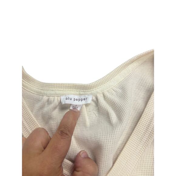 Blu Pepper Women’s Small Cream V-Neck Long Sleeve Textured Knit Casual Pullover - Picture 3 of 8